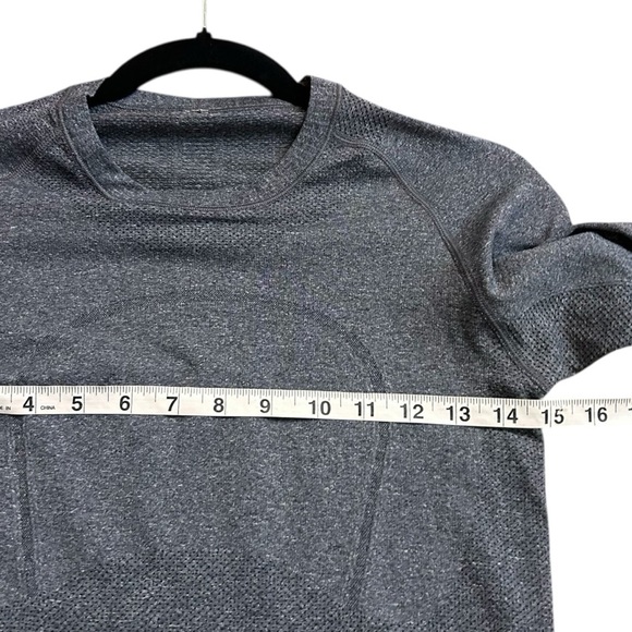 Lululemon Swiftly Tech Long Sleeve Crew- Heathered Black- Size 6 - Picture 10 of 11